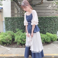 柏木由紀、デニムドッキングのセットアップをワンピ風に着こなし