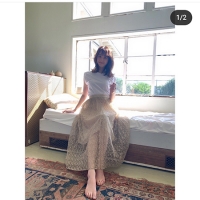 佐々木希、レーススカートの私服に反響