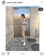 Cocomi、大胆な肌見せコーデで夏らしくカジュアルに
