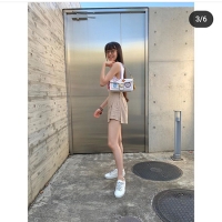 Cocomi、大胆な肌見せコーデで夏らしくカジュアルに