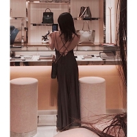 板野友美、バックシャンワンピ「色っぽい」