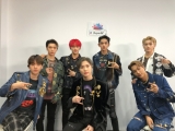 SuperM、Mステ番組裏側のオフショット写真やメンバーコメント公開