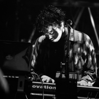 King Gnu、バンド初となる配信ライブで魅せた圧巻のステージ