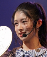 AKB48岩立沙穂、秋の気配　ノースリニットの私服が「可愛い」