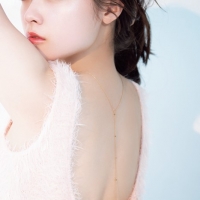 橋本環奈『ａｒ』表紙で透明感全開