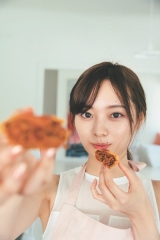 乃木坂46梅澤美波、初写真集11万部スタート「とても嬉しい気持ち」