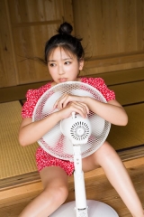 沢口愛華、2nd写真集『背伸び』発売決定「たくさん愛してくださいね！」
