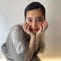 島崎遥香、デコ出し＆キメ顔