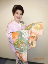 川中美幸、ステージ衣装プレゼント「大切に着ていただければ嬉しい」