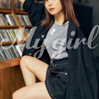 声優・斉藤朱夏、キュートな笑顔