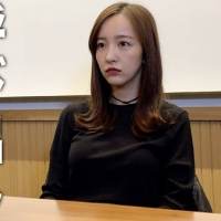 板野友美、YouTube開設