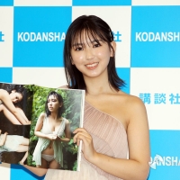 沢口愛華『背伸び』発売記念会見