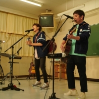 ゆず、母校・岡村中学校体育館から歌を届ける「胸がいっぱいです」