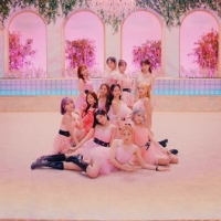 IZ*ONE、日本1stアルバムリード曲「Beware」MV公開