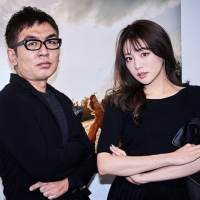 志田友美、初の写真展レセプション