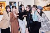 志田友美、初の写真展　レセプションに夢アド新旧メンバー