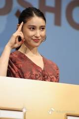 土屋太鳳、焼肉題材の映画「噛みしめて、味わって！」