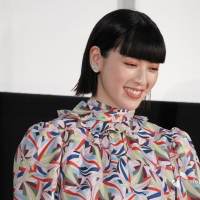 三吉彩花『十二単衣を着た悪魔』公開記念舞台挨拶