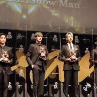 SixTONES・Snow Man“時代を象徴するスター”に、ファンに感謝