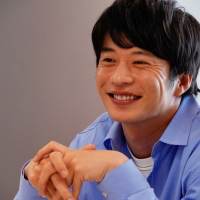 土屋太鳳＆田中圭『哀愁しんでれら』場面写真