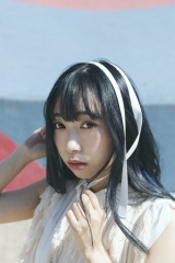 小林愛香、カレンダー発売決定「ちょっと大人っぽい表情も」