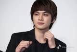 北村匠海、激闘後　森山未來と食べたカキフライ「忘れられない」