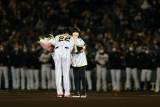 渡瀬マキ、藤川投手引退セレモニーにサプライズ登場「感謝の気持ちでいっぱい」