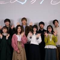 YOASOBI、映画「たぶん」公開記念舞台挨拶に登場