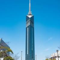 福岡タワーがGENERATIONSカラーにライトアップ