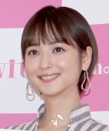佐々木希、小学生の頃の写真が話題「この頃から格段に可愛い！」