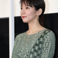 吉岡里帆『泣く子はいねぇが』公開記念舞台挨拶