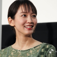 吉岡里帆『泣く子はいねぇが』公開記念舞台挨拶