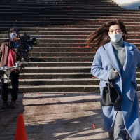 綾瀬はるか、CM撮影で階段下り15回も「楽しそうすぎる」とNG