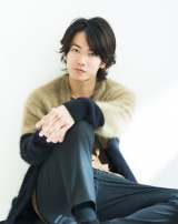 佐藤健が“今年の顔”に、検索大賞でＷ受賞