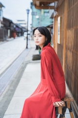 深川麻衣、主演映画『おもいで写眞』オフィシャル本　きょう発売