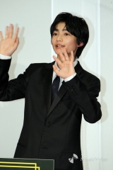 城桧吏、身長10センチ伸びる　浜辺美波「カッコよくなった」