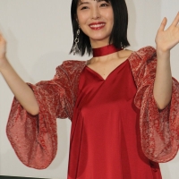 浜辺美波、極度のインドア派「家を出なくない、家にすぐに帰りたい」