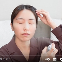 横山由依、メイク動画で“すっぴん”