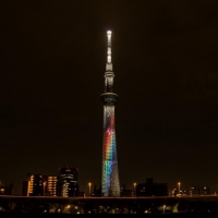 NiziU、デビュー記念　東京スカイツリー特別ライティング点灯
