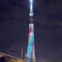NiziU、デビュー記念　東京スカイツリー特別ライティング点灯
