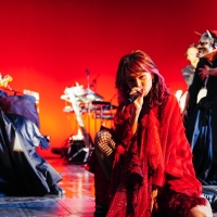 LiSA「今日をもっともっと超えて行け」変幻自在な演出歌唱で魅了