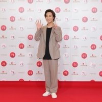 山内惠介「コンサートでなくてはならない曲」“恋する街角”でエール送る