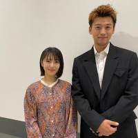 『ウチ彼』浜辺美波＆竹内涼真２ショット反響「美男美女」「身長差萌え」