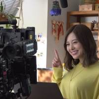 白石麻衣、HENNGE新TVCM出演