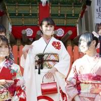 HKT48、地元博多で初成人式