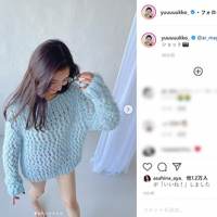 新木優子、ニットから生足美脚　「キレイ」と反響