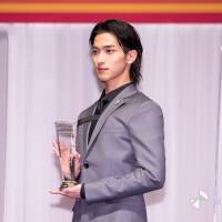 横浜流星「日本ジュエリーベストドレッサー賞表彰式」