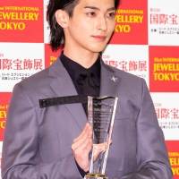 横浜流星「日本ジュエリーベストドレッサー賞表彰式」