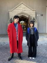 浜辺美波＆岡田健史、全身２ショットに「スタイル良すぎ！」