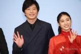 土屋太鳳、ドレス姿で報告会　田中圭「ギャップがすごい」